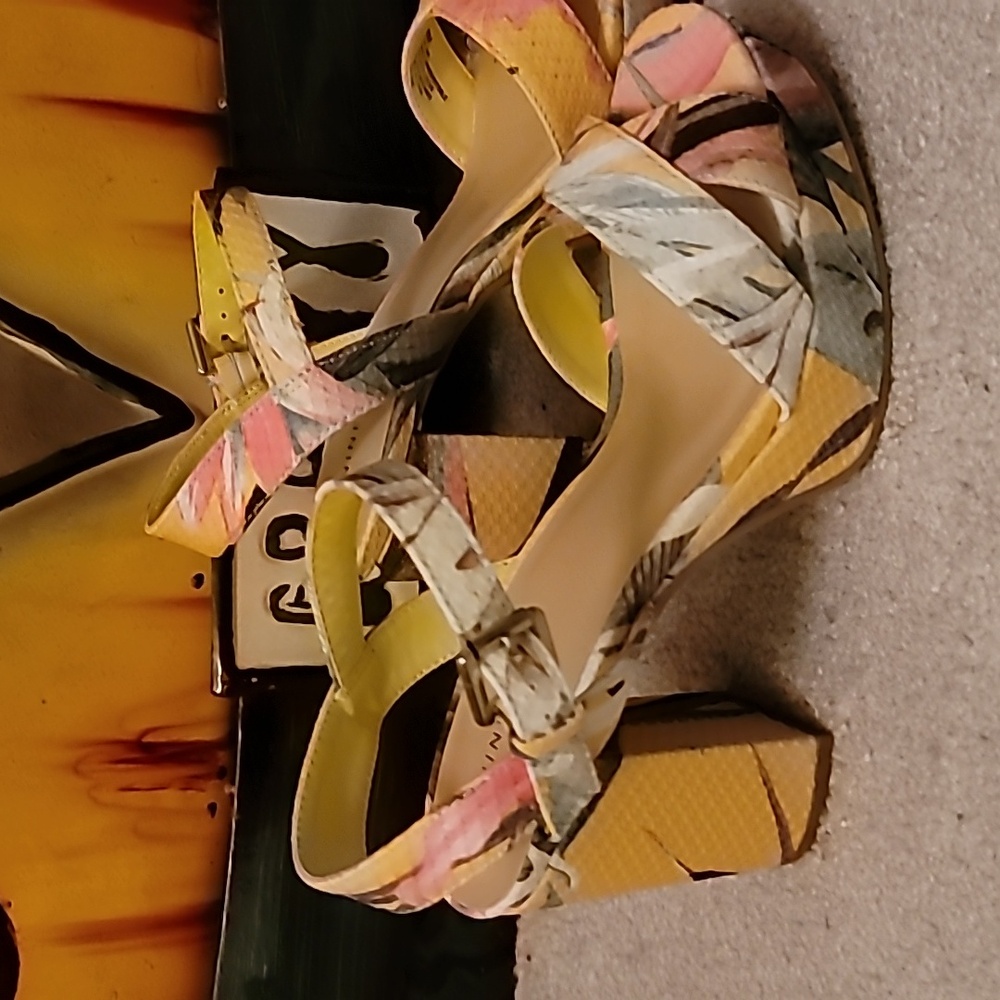 Shoes - Picture 2 of 4